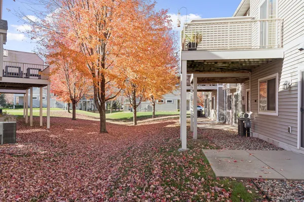 $345,000 | 3124 Frontier Drive, Woodbury, MN 55129