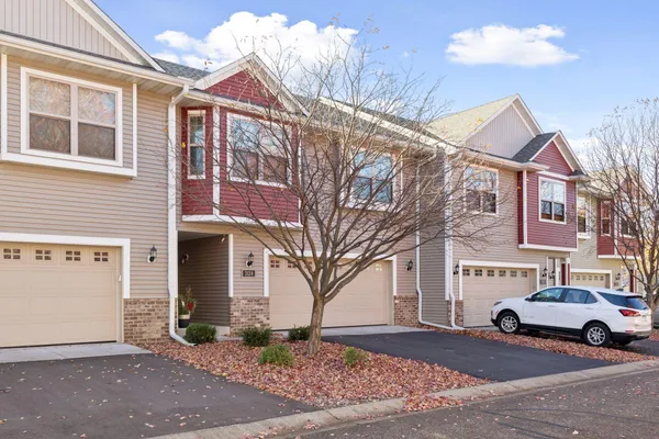 $345,000 | 3124 Frontier Drive, Woodbury, MN 55129