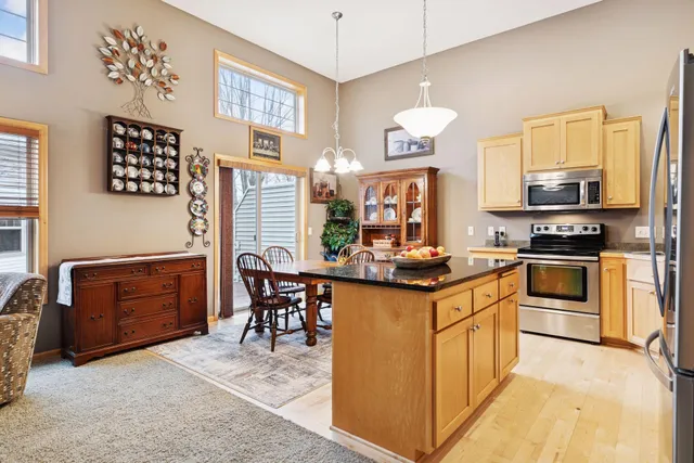 $345,000 | 3124 Frontier Drive, Woodbury, MN 55129