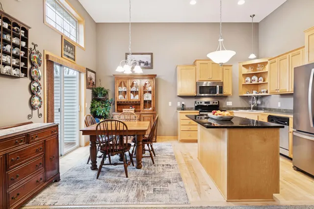 $345,000 | 3124 Frontier Drive, Woodbury, MN 55129