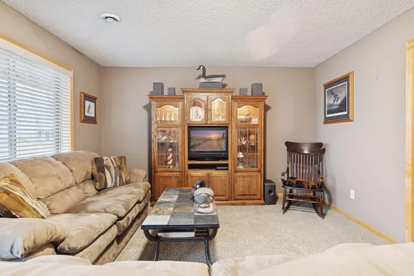 $345,000 | 3124 Frontier Drive, Woodbury, MN 55129