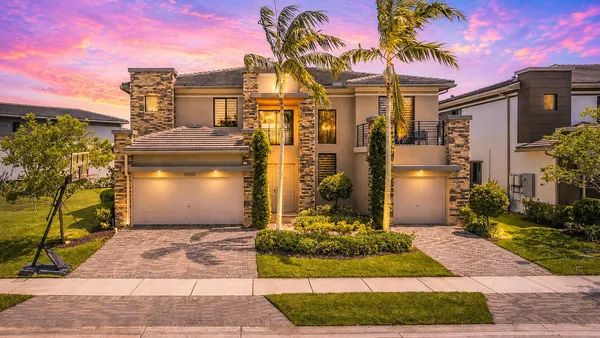 $1,669,999 | 10432 North Lago Vista Circle, Parkland, FL 33076