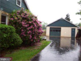 2070 Hendricks Road Pennsburg, PA 18073 - Photo 2 of 5