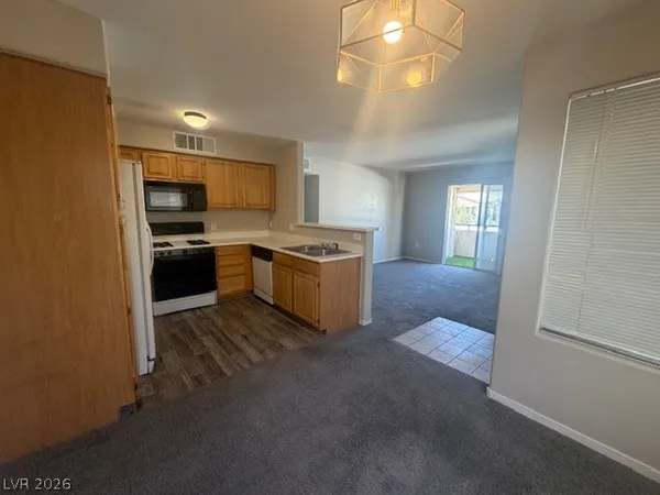 $1,180 | 5710 East Tropicana Avenue, Unit 2142, Las Vegas, NV 89122