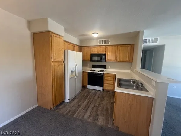 $1,180 | 5710 East Tropicana Avenue, Unit 2142, Las Vegas, NV 89122