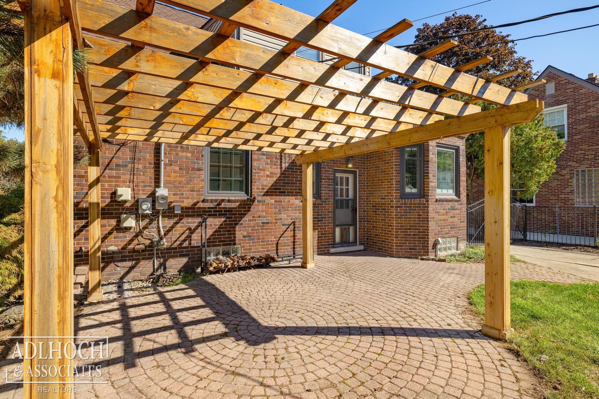 869 Rivard Boulevard Grosse Pointe, MI 48230 - Photo 22 of 25 50190961-55eb1e91-05c2-4dbd-ace6-279b3f5ec113.JPG