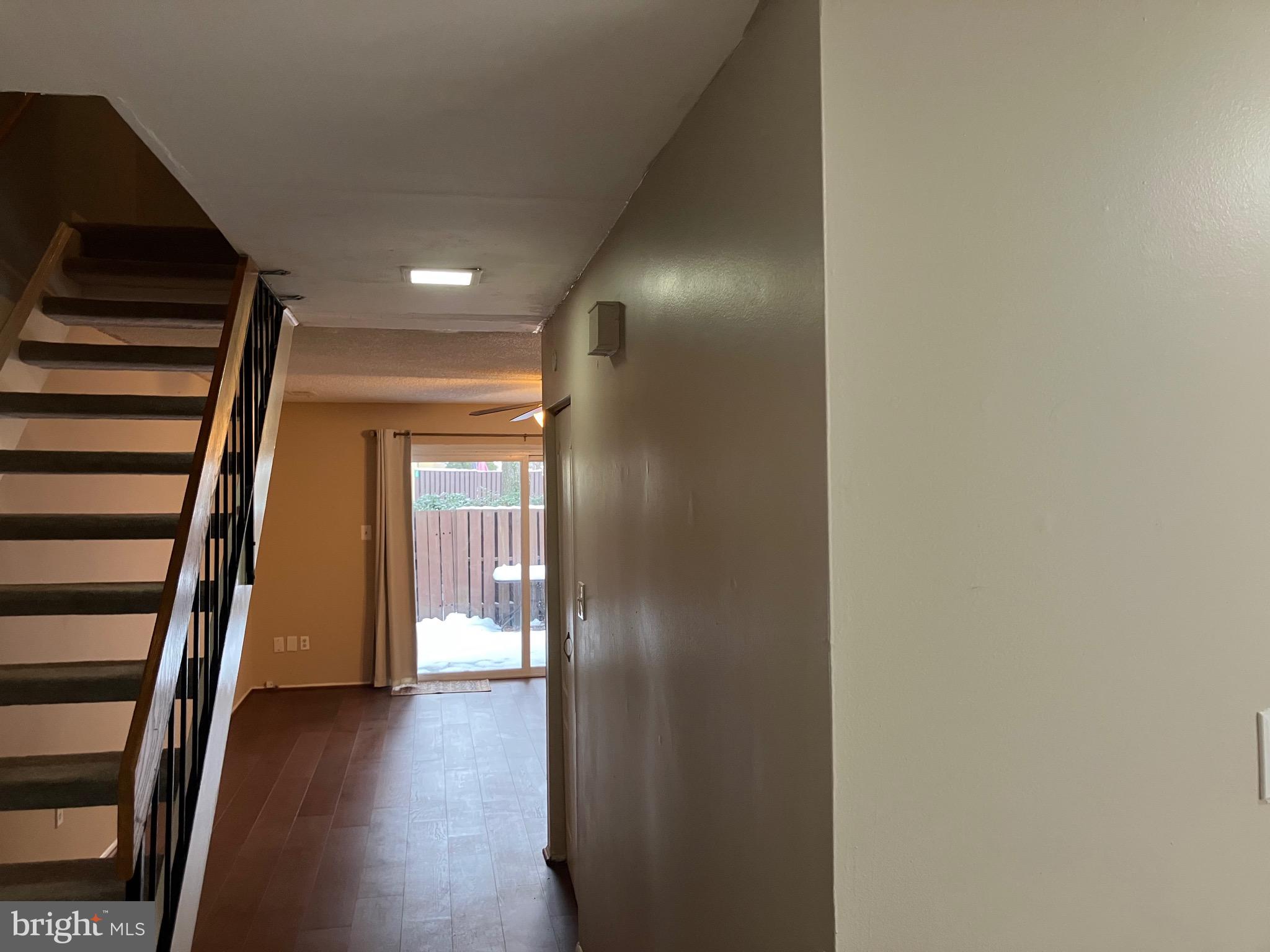 2294 White Cornus Lane Reston, VA 20191 - Photo 2 of 23 Foyer