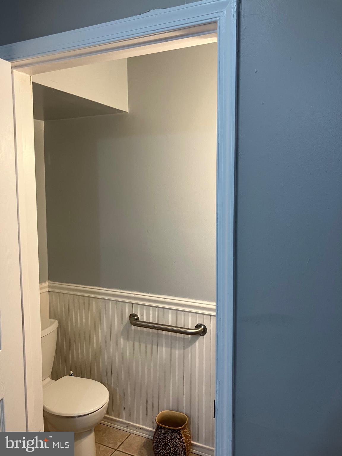 2294 White Cornus Lane Reston, VA 20191 - Photo 3 of 23 Main level half bath