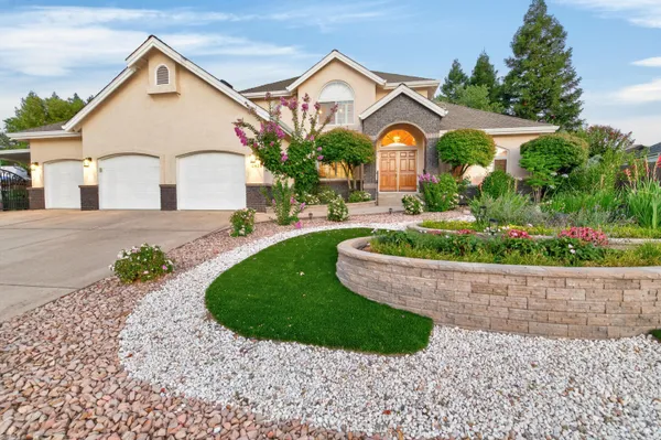 $599,000 | 2426 Cumberland Drive, Redding, CA 96001