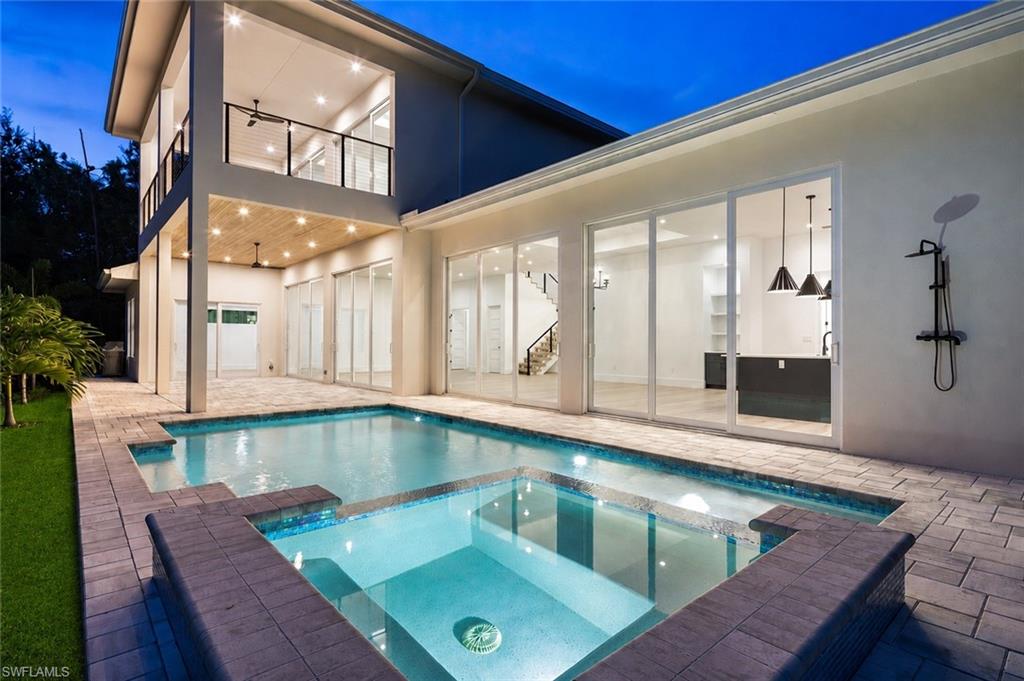 2854 Coach House Way Naples, FL 34105 - Photo 3 of 36