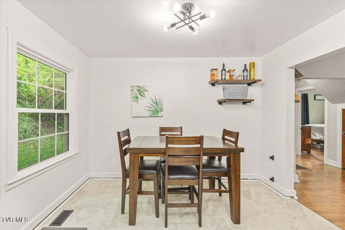 161 Hemlock Road Kingsport, TN 37663 - Photo 18 of 38 13-128A4707