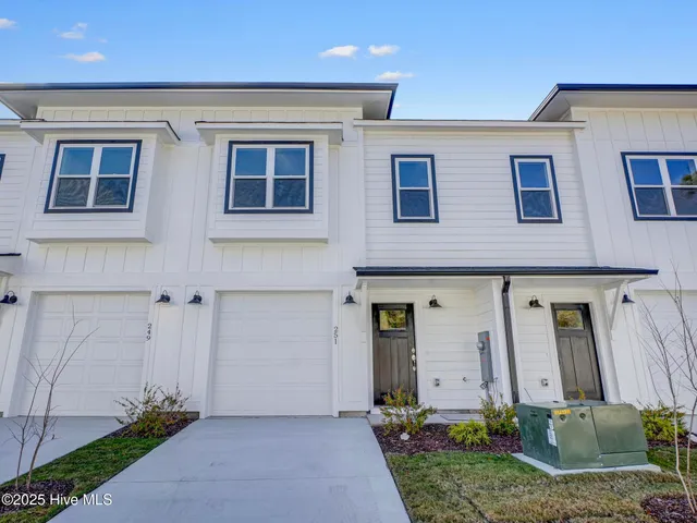 $335,000 | 251 Townhome Lane, Unit 251, Southern Pines, NC 28387