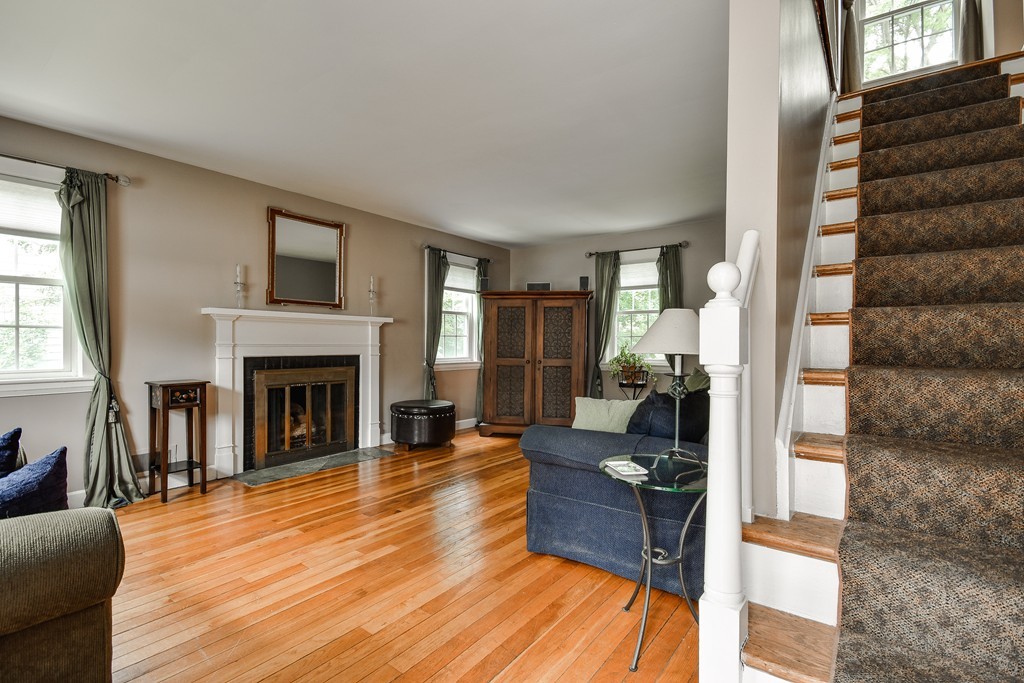 9 Nottingham Drive Natick, MA 01760 - Photo 6 of 23 Gallery Image 6