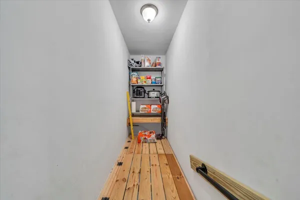 a view of livingroom with furniture