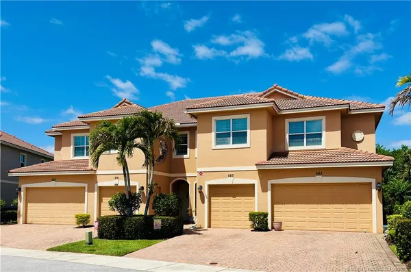 $425,000 | 587 Southwest Glen Crest Way, Stuart, FL 34997