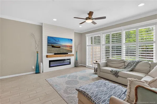 $425,000 | 587 Southwest Glen Crest Way, Stuart, FL 34997