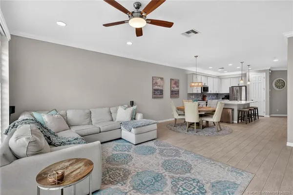 $425,000 | 587 Southwest Glen Crest Way, Stuart, FL 34997
