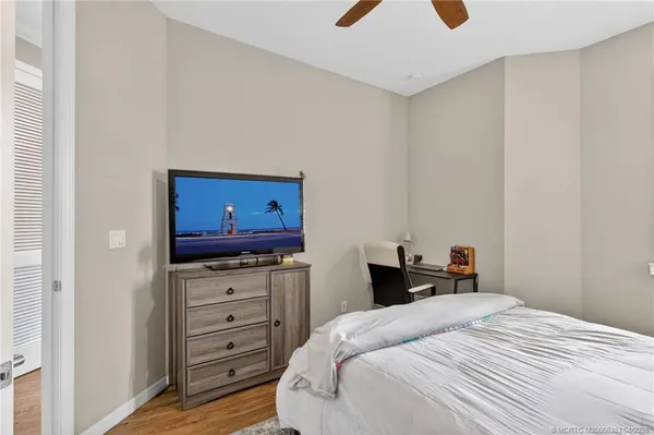 $425,000 | 587 Southwest Glen Crest Way, Stuart, FL 34997