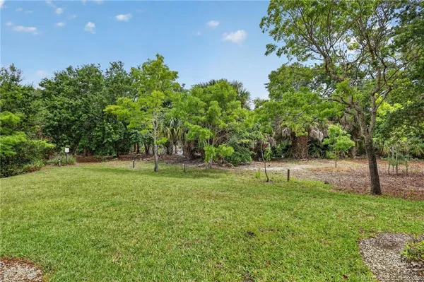 $425,000 | 587 Southwest Glen Crest Way, Stuart, FL 34997