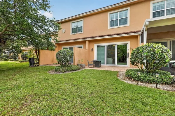 $425,000 | 587 Southwest Glen Crest Way, Stuart, FL 34997