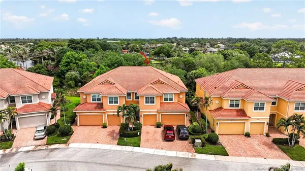 $425,000 | 587 Southwest Glen Crest Way, Stuart, FL 34997