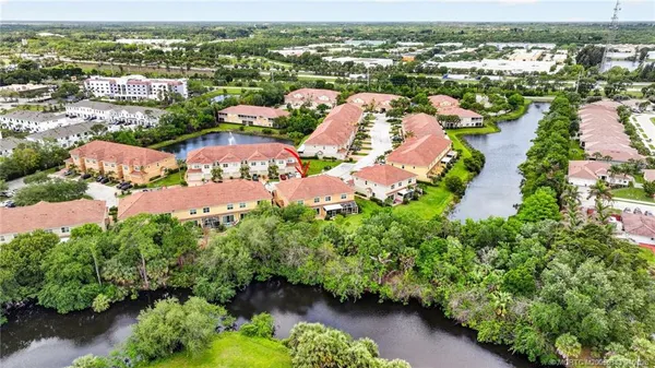 $425,000 | 587 Southwest Glen Crest Way, Stuart, FL 34997