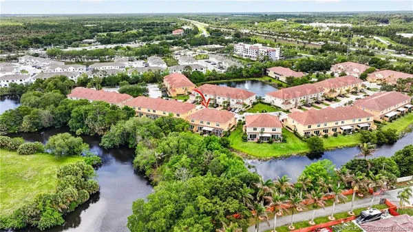 $425,000 | 587 Southwest Glen Crest Way, Stuart, FL 34997