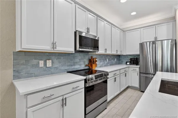$425,000 | 587 Southwest Glen Crest Way, Stuart, FL 34997