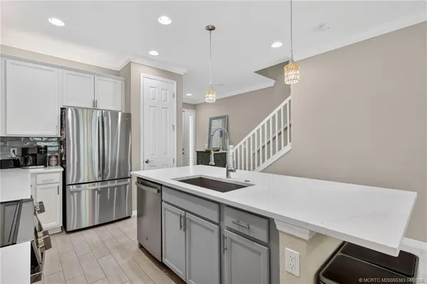 $425,000 | 587 Southwest Glen Crest Way, Stuart, FL 34997