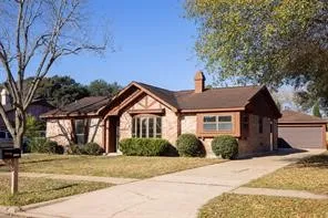 $2,000 | 10410 Huntington Dale Drive, Houston, TX 77099