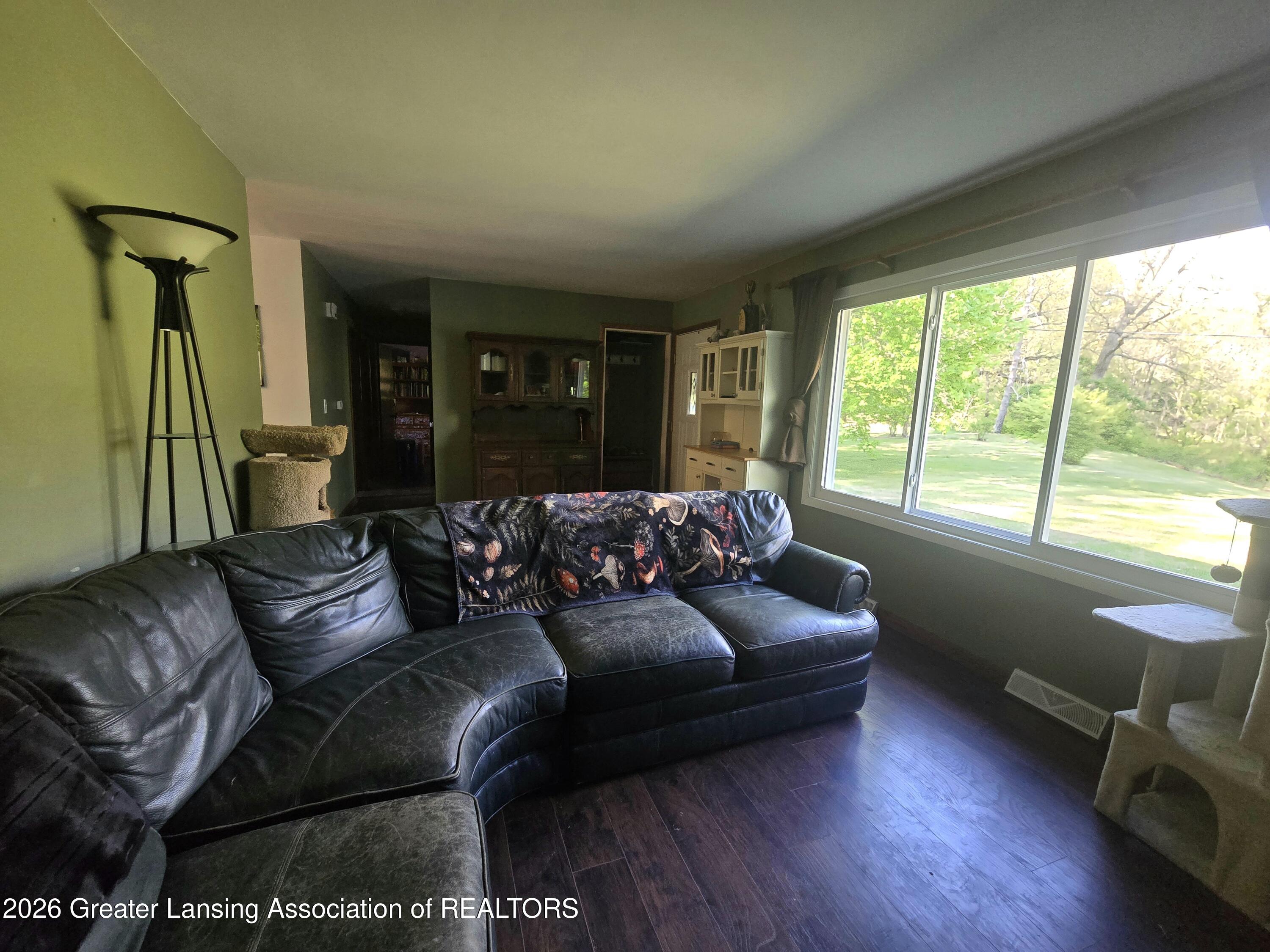 22915 Pine Lake Road Battle Creek, MI 49017 - Photo 11 of 36 20260515_181714(1)