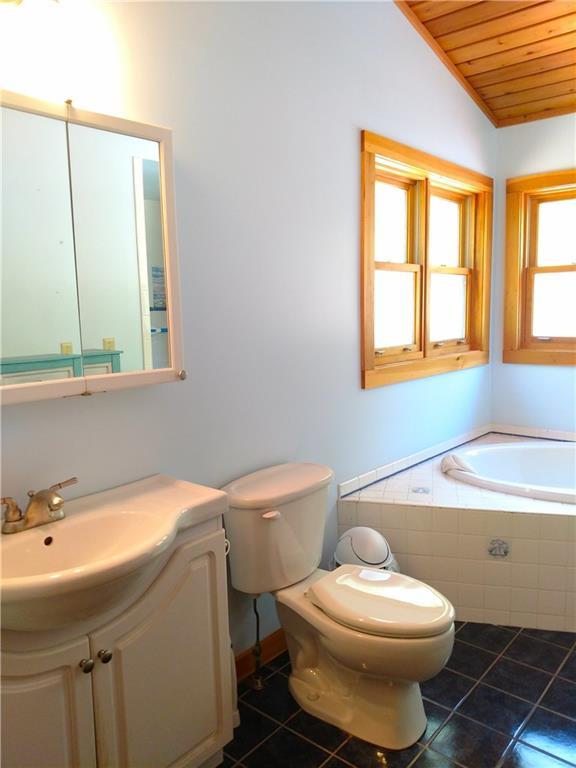 4 Anchor Point Road Naples, ME 04055 - Photo 18 of 35 Photo