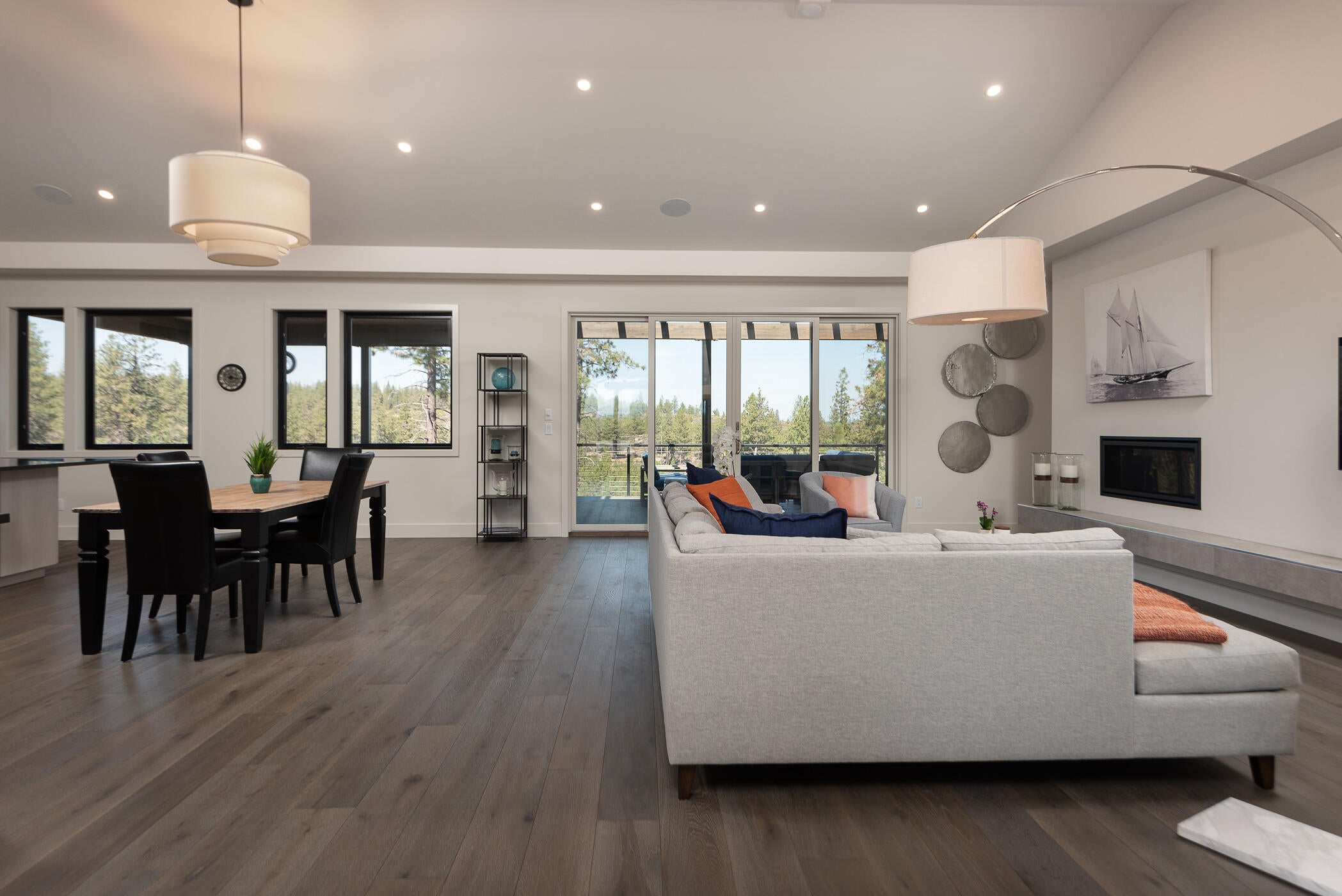 03Great Room to deck