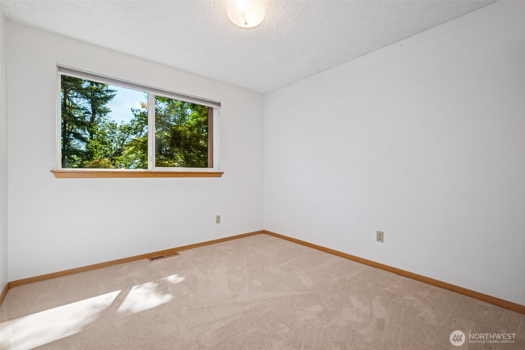1615 Pierce Avenue Southeast Renton, WA 98058 - Photo 11 of 26 Gallery Image 11