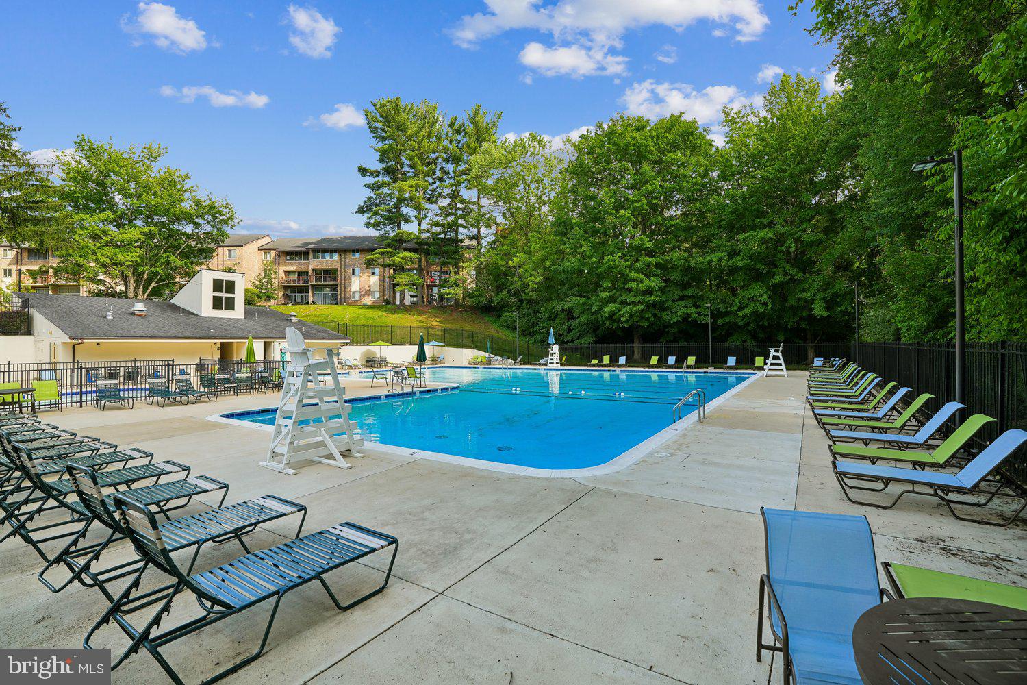 9926 Walker House Road, Unit 99263 Gaithersburg, MD 20886 - Photo 41 of 63 Normandie on the Lake Pool