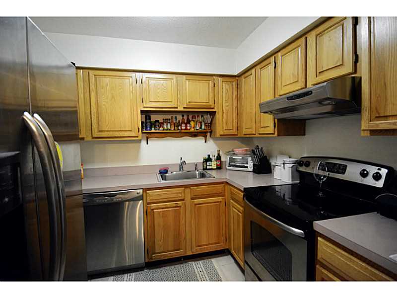 27 School Street, Unit 7N Westerly, RI 02891 - Photo 6 of 13 Kitchen.