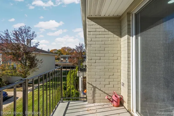 $1,650 | 1965 Axtell Drive, Unit 4, Troy, MI 48084