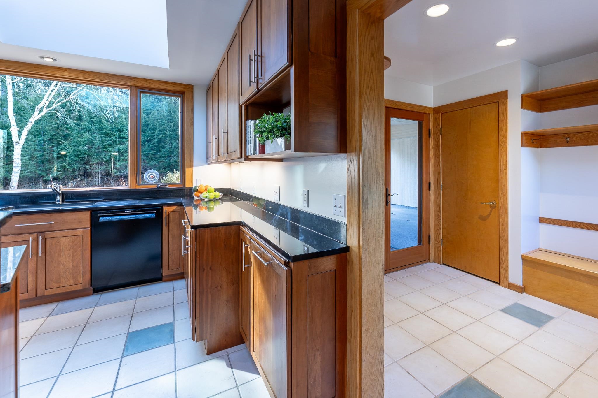 48 Rennie Road Hanover, NH 03755 - Photo 20 of 49