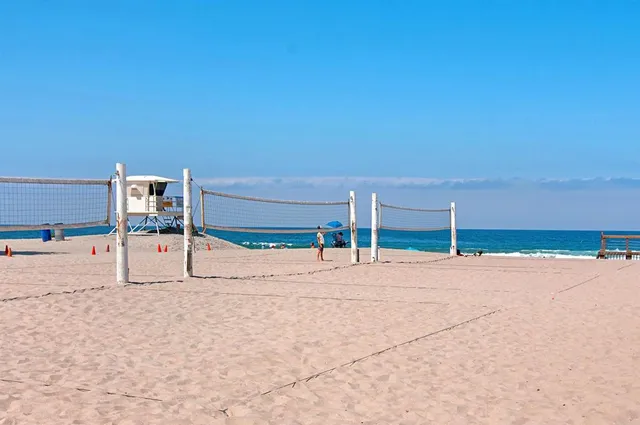 $2,100,000 | 458 3rd Street, Encinitas, CA 92024