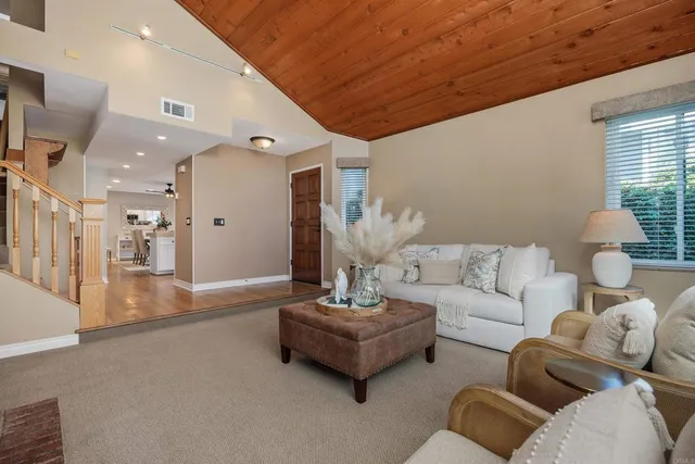 $2,100,000 | 458 3rd Street, Encinitas, CA 92024