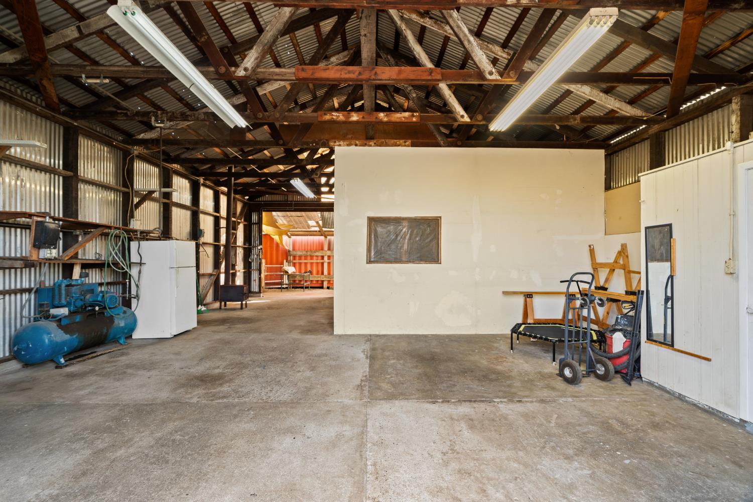 5610 North Confer Road Stockton, CA 95215 - Photo 13 of 40 Solar-powered Workshop, interior.