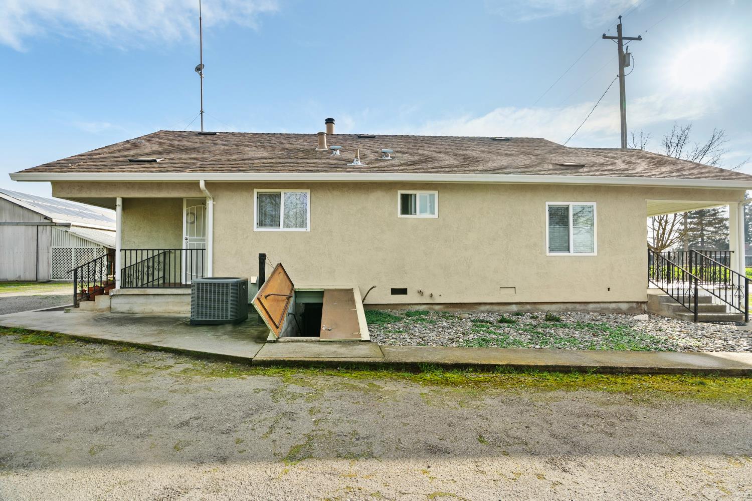 5610 North Confer Road Stockton, CA 95215 - Photo 30 of 40 Side of house, basement entrance.