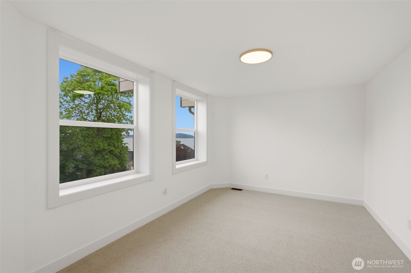 57 Chapman Loop Steilacoom, WA 98388 - Photo 18 of 40