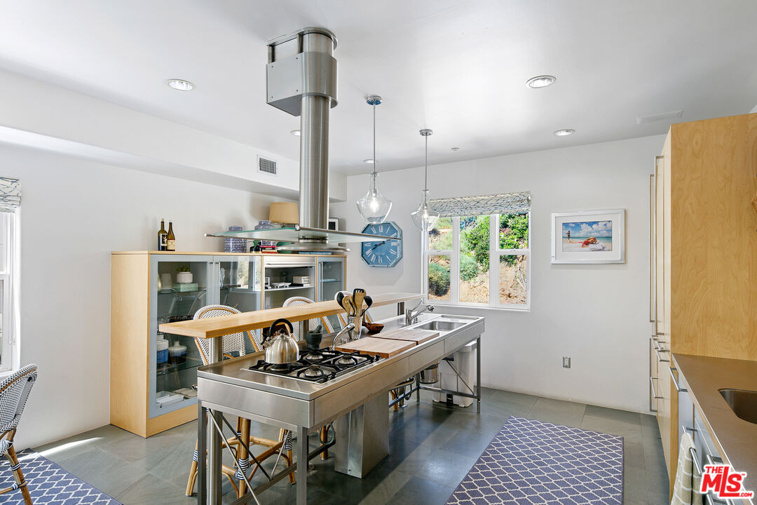 1341 Palisades Beach Road Santa Monica, CA 90401 - Photo 32 of 68