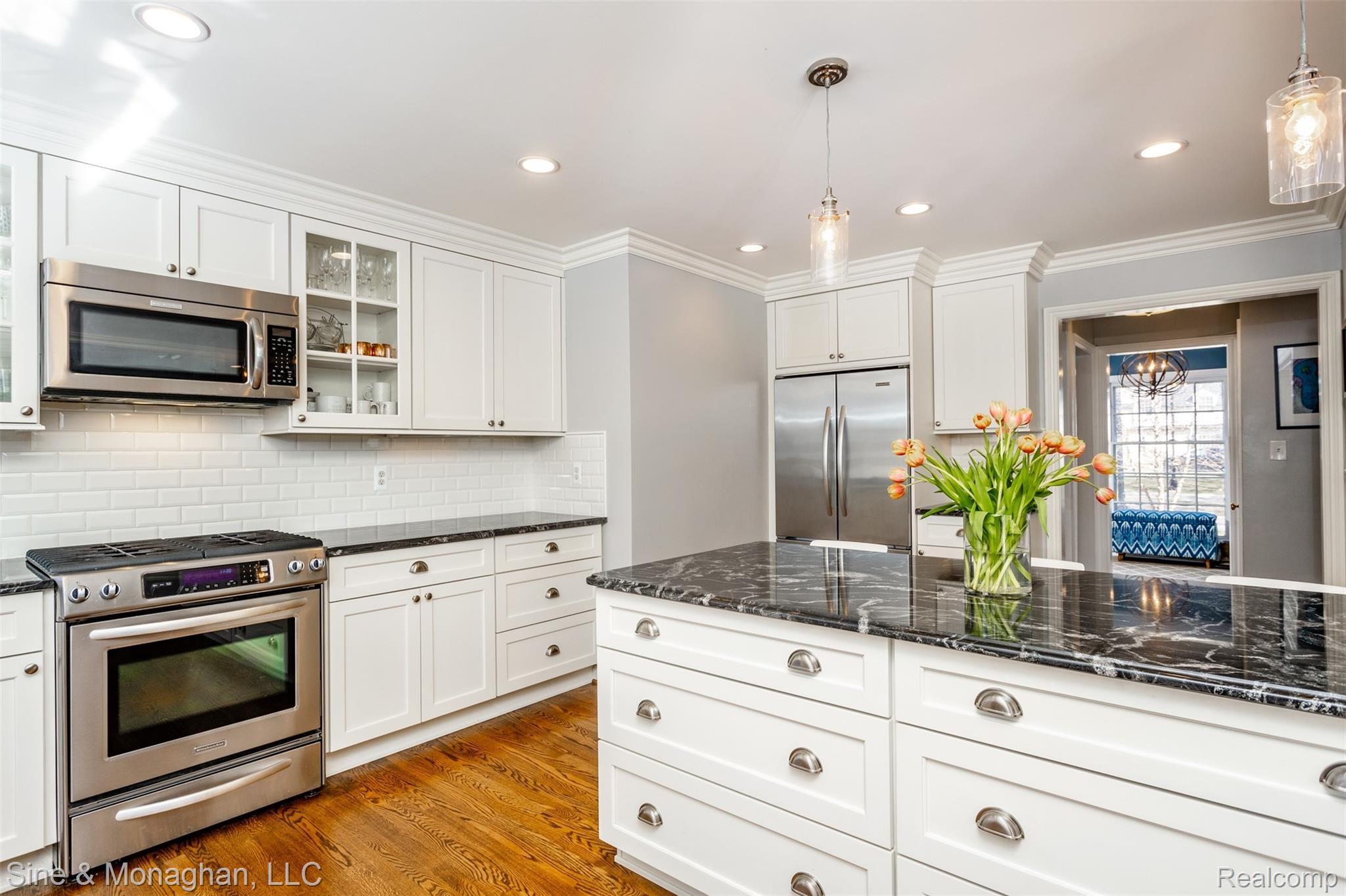 57 Cloverly Road Grosse Pointe, MI 48236 - Photo 17 of 60 57 Cloverly S023.jpg