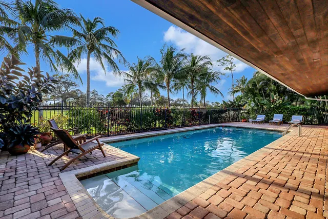 $8,000 | 3271 Southeast Court Drive, Stuart, FL 34997