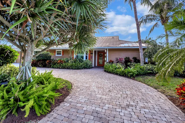 $8,000 | 3271 Southeast Court Drive, Stuart, FL 34997