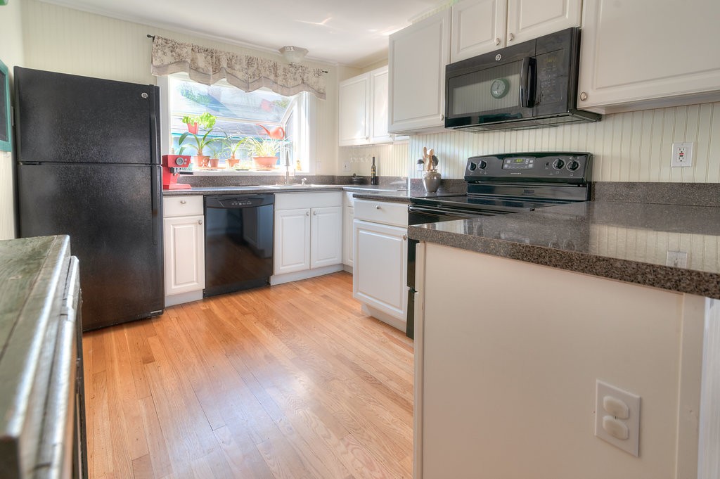 47 Sohier Road, Unit 2 Beverly, MA 01915 - Photo 4 of 24 Gallery Image 4
