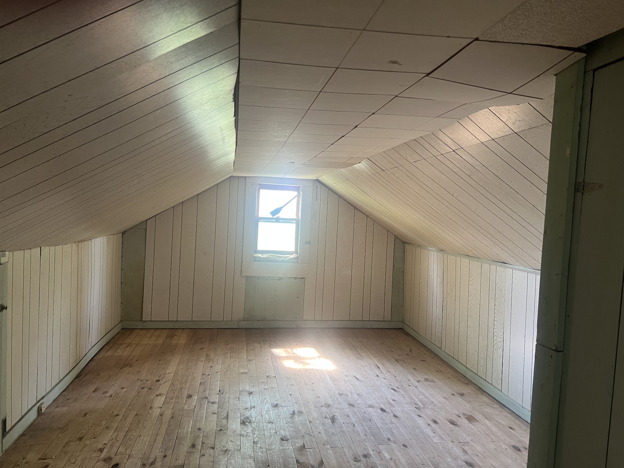 207 Powell Street Decherd, TN 37324 - Photo 18 of 18 a view of room with window