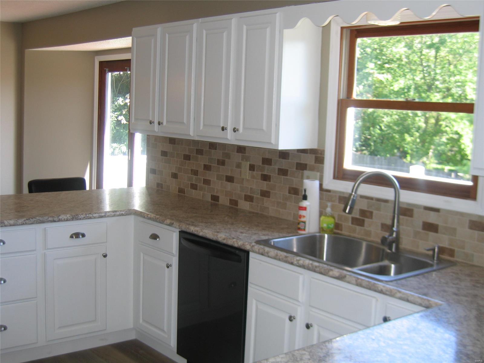 98 Locust Ridge Collinsville, IL 62234 - Photo 7 of 20 Gallery Image 7